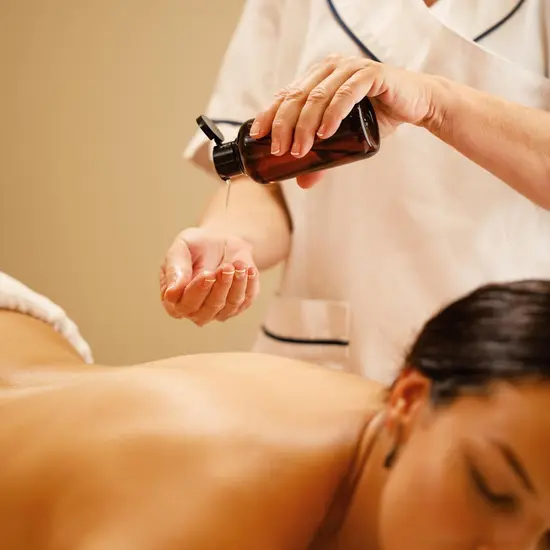 นวดน้ำมัน (Oil Massage)