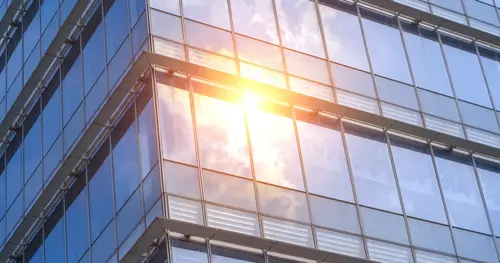 รู้ก่อนติด! ฟิล์มกรองแสงแบบไหนเหมาะกับบ้านและอาคารของคุณ