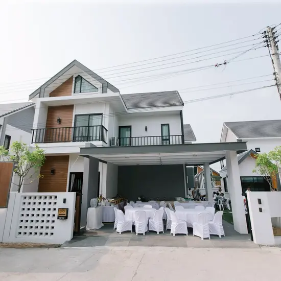 บริการให้เช่าโต๊ะ เก้าอี้ เต็นท์ พัดลมแอร์