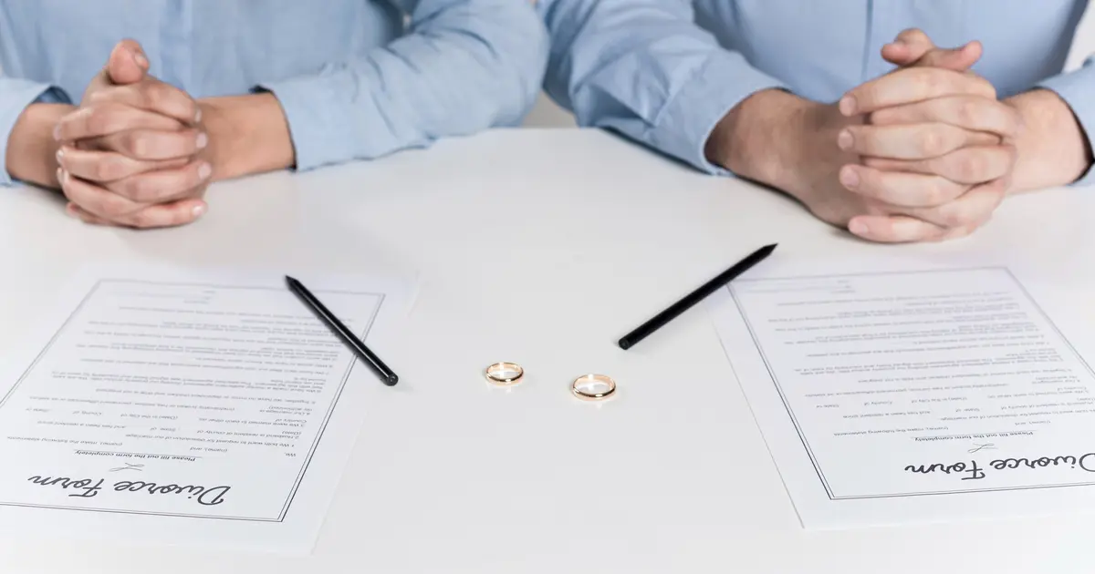หย่าโดยความยินยอม กับฟ้องหย่า ต่างกันอย่างไร