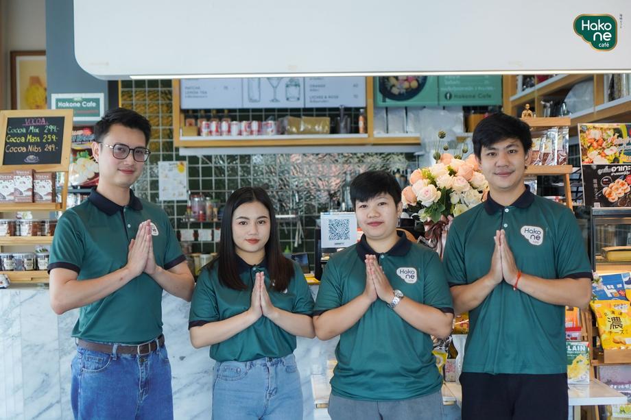 พนักงานของ Hakone Cafe Cm.